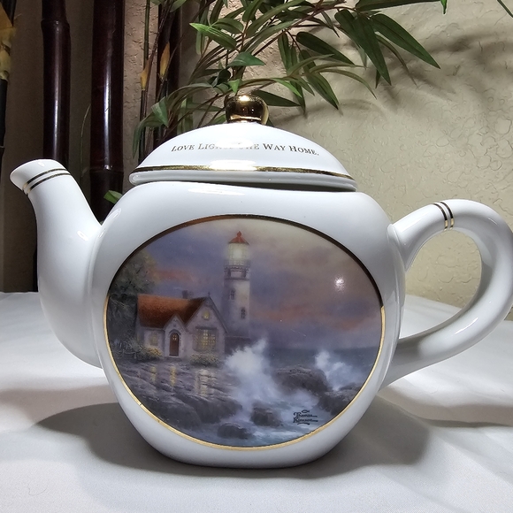 🎉HP THOMAS KINKADE PORCELAIN TEA POT "BEACON OF HOPE" - Picture 10 of 14